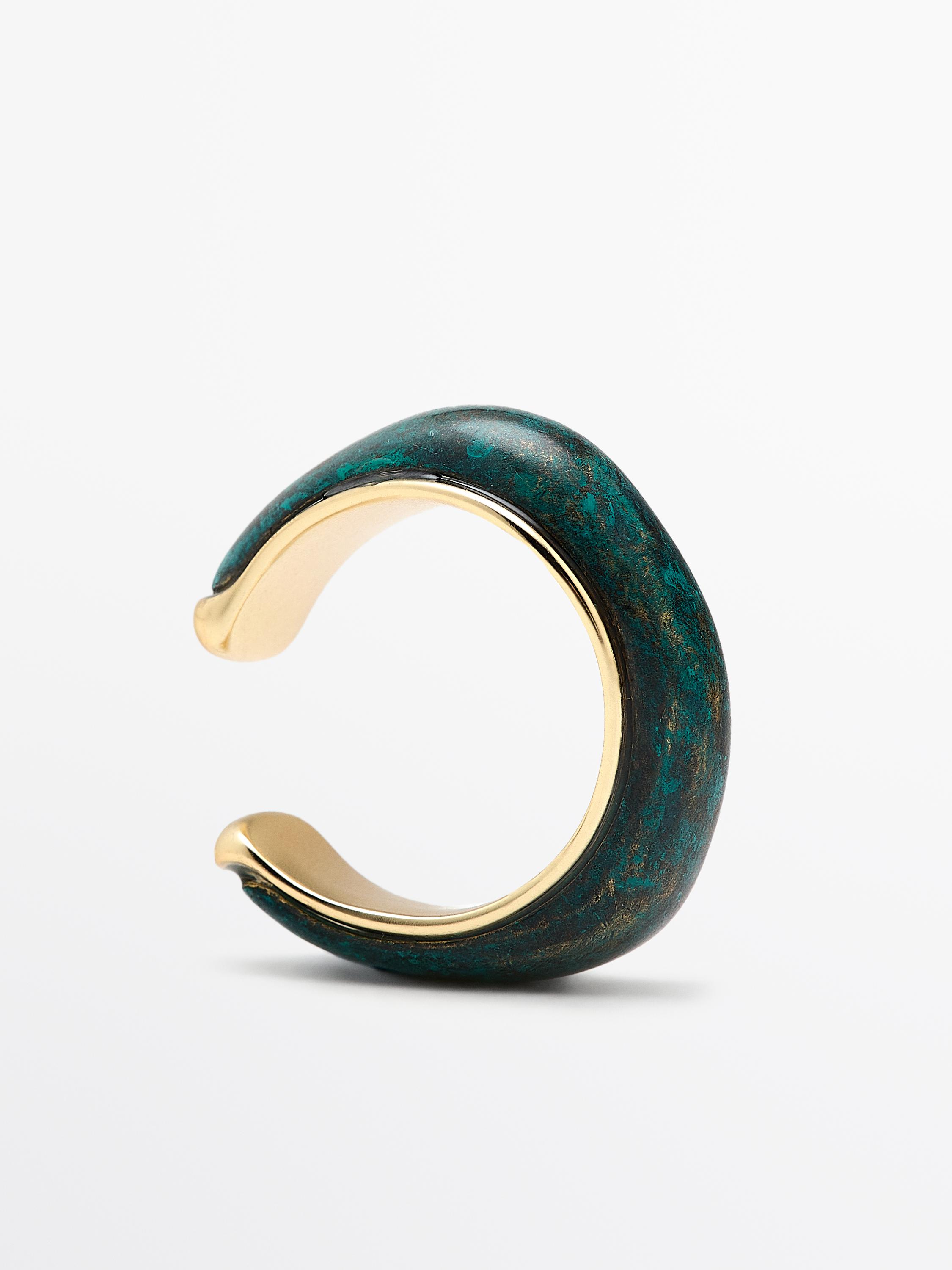 Pack of bronze-effect rings